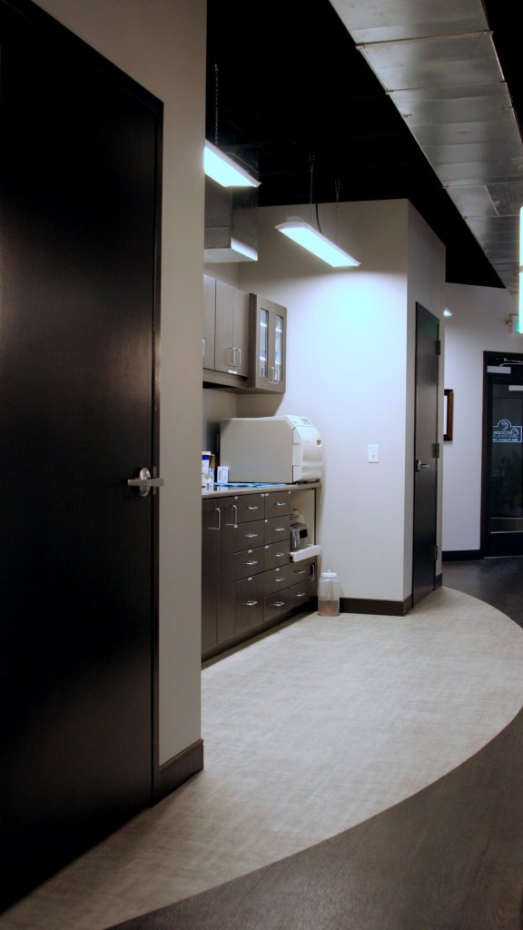 Interior photo: Columbia SC Prosthodontics practice and sterilization equipment